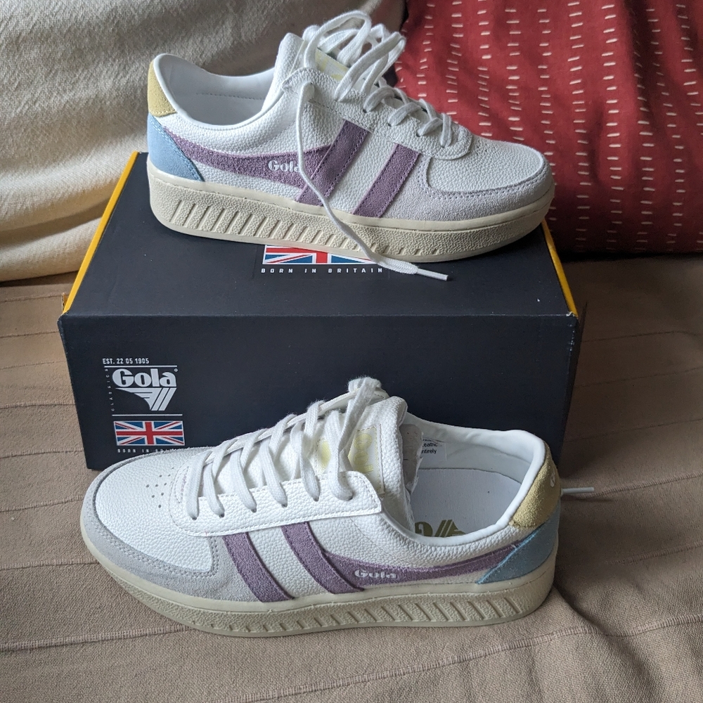 Women SZ 6 gola leather sneakers brand new